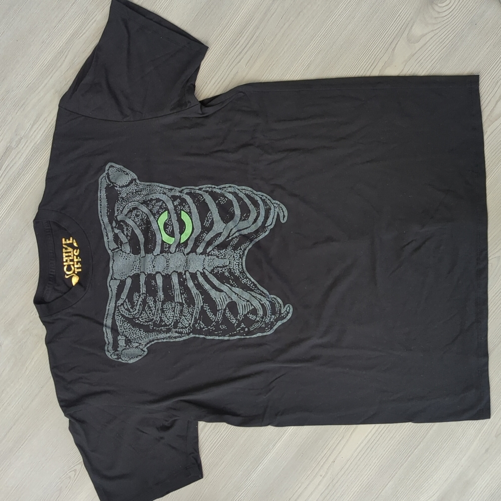 The Chive Skeleton men's t-shirt size XL